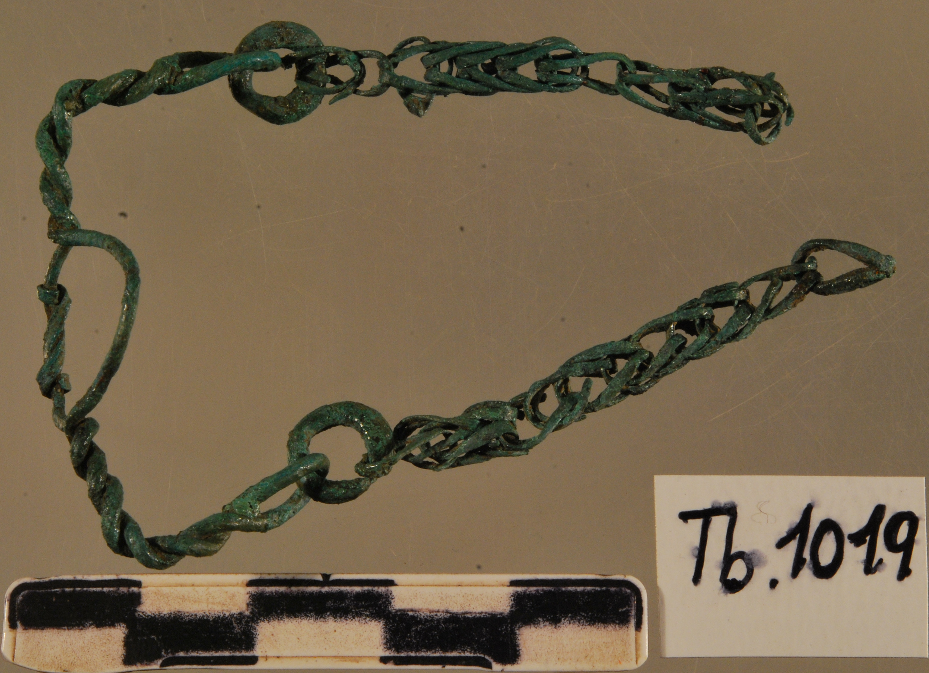 SINGOLO OGGETTO/ elemento di sospensione, SECOLI/ ARCHI DI SECOLI/ III-IV