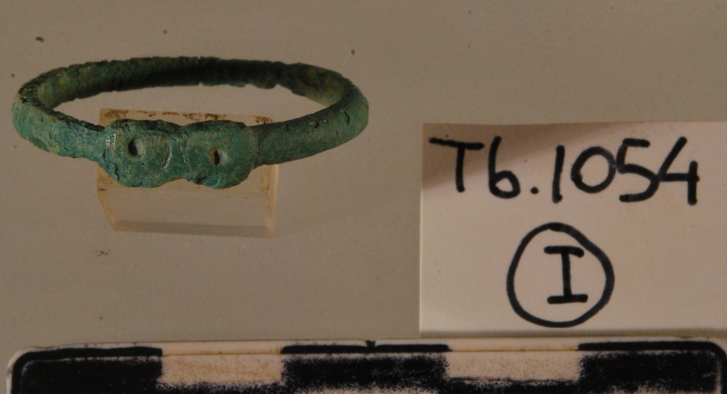 SINGOLO OGGETTO/ anello, SECOLI/ IV