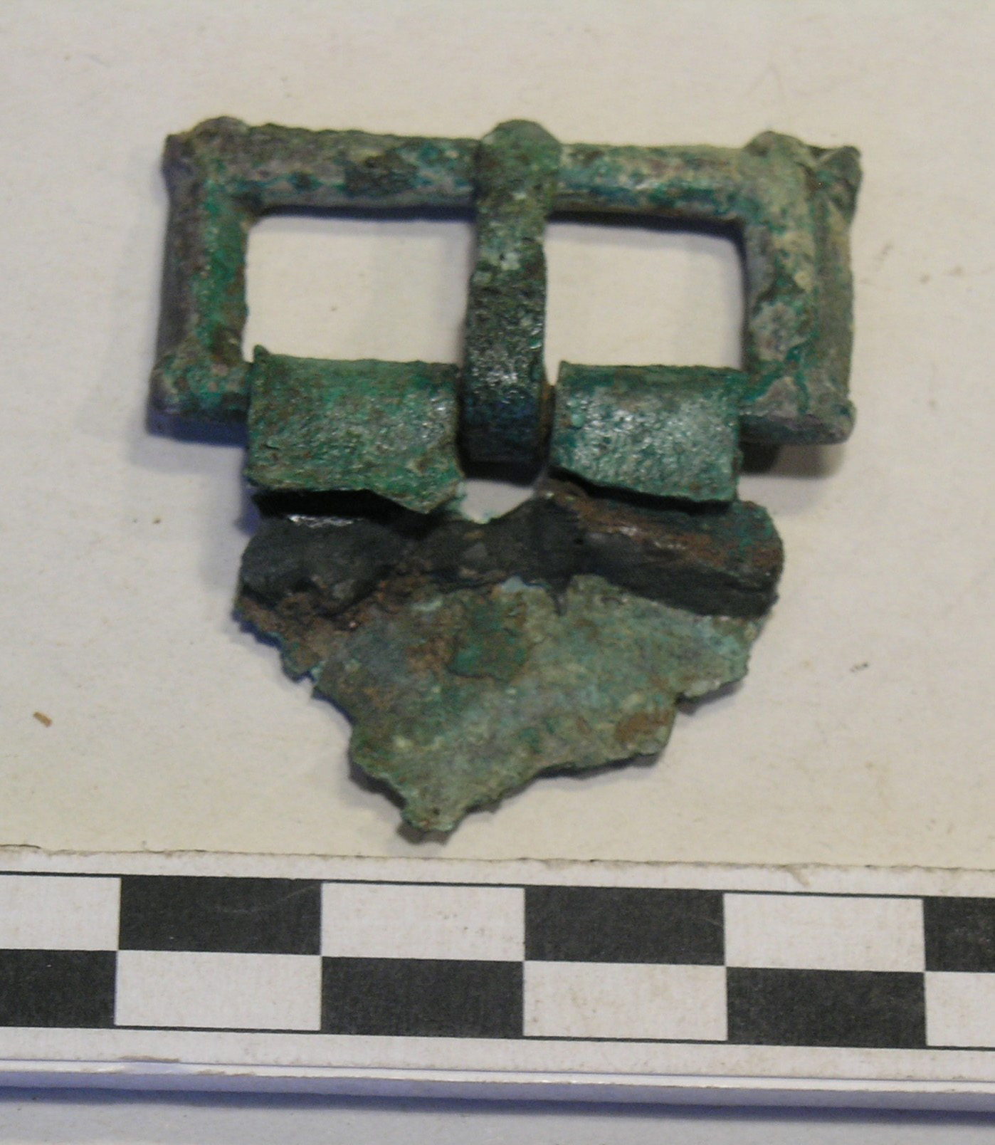 SINGOLO OGGETTO/ fibbia, SECOLI/ ARCHI DI SECOLI/ IV-V