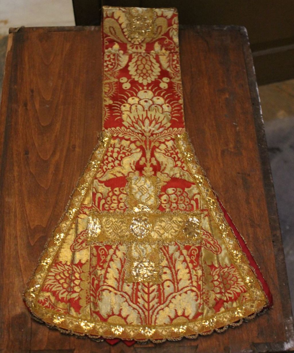 croci con motivi decorativi vegetali (manipolo) - manifattura italiana (primo quarto XVIII)