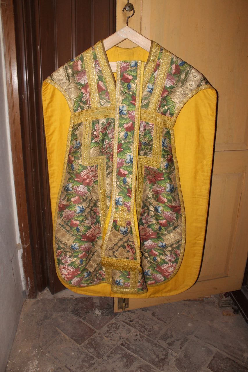 croce con motivi decorativi floreali (pianeta) - manifattura francese (metà XVIII)