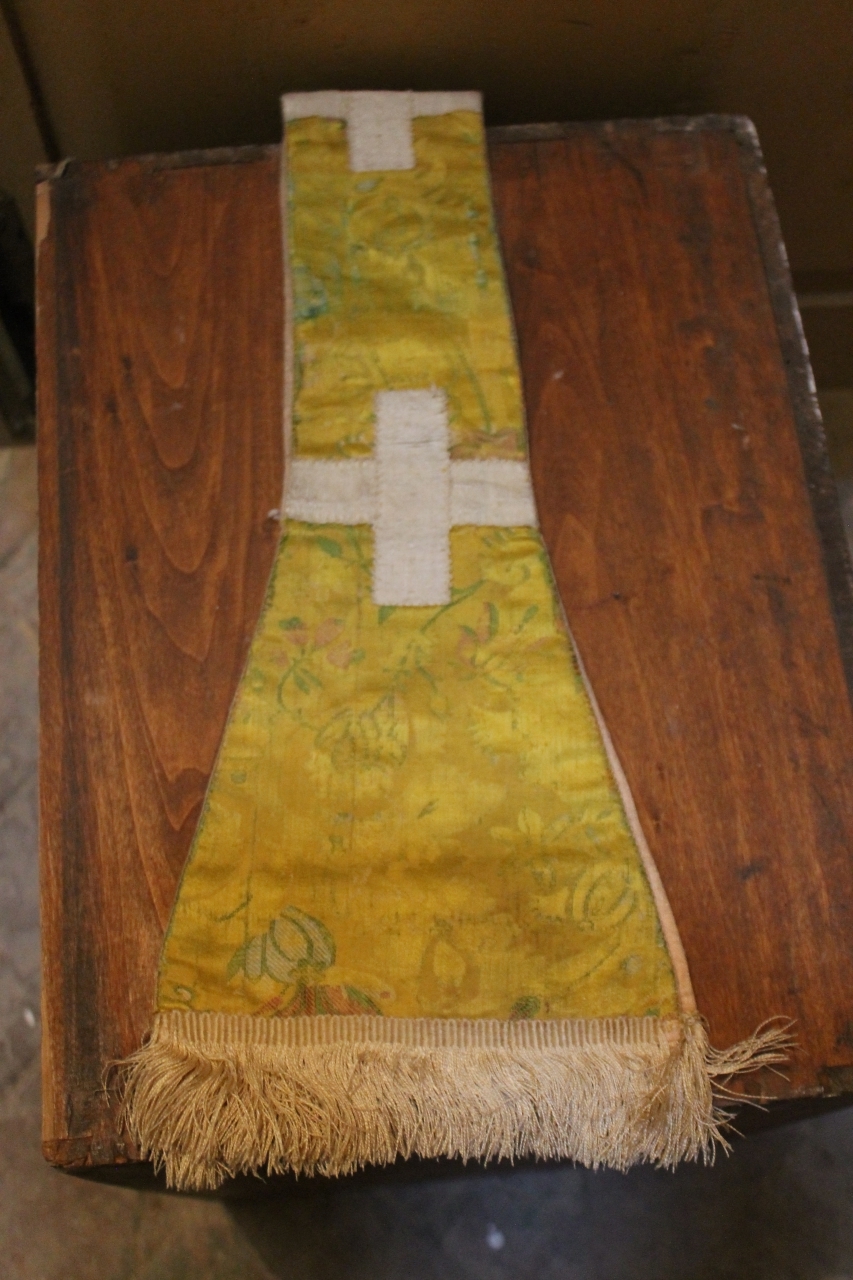 croci con motivi decorativi floreali (manipolo) - manifattura italiana (XVIII)