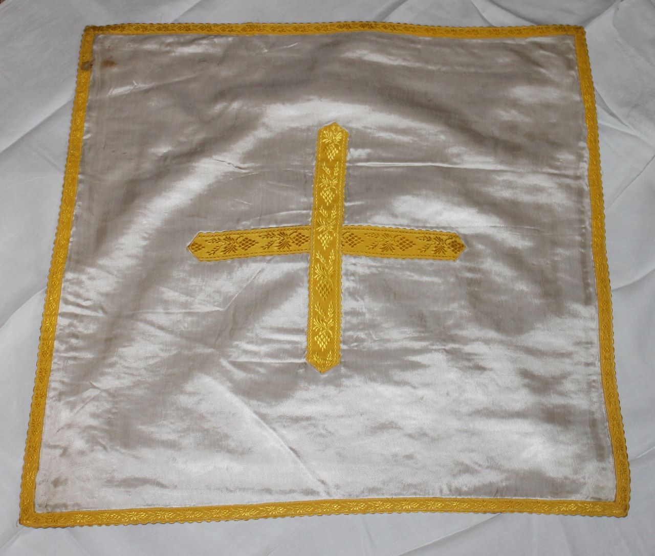 croce (velo di calice) - manifattura italiana (fine/ inizio XIX-XX)