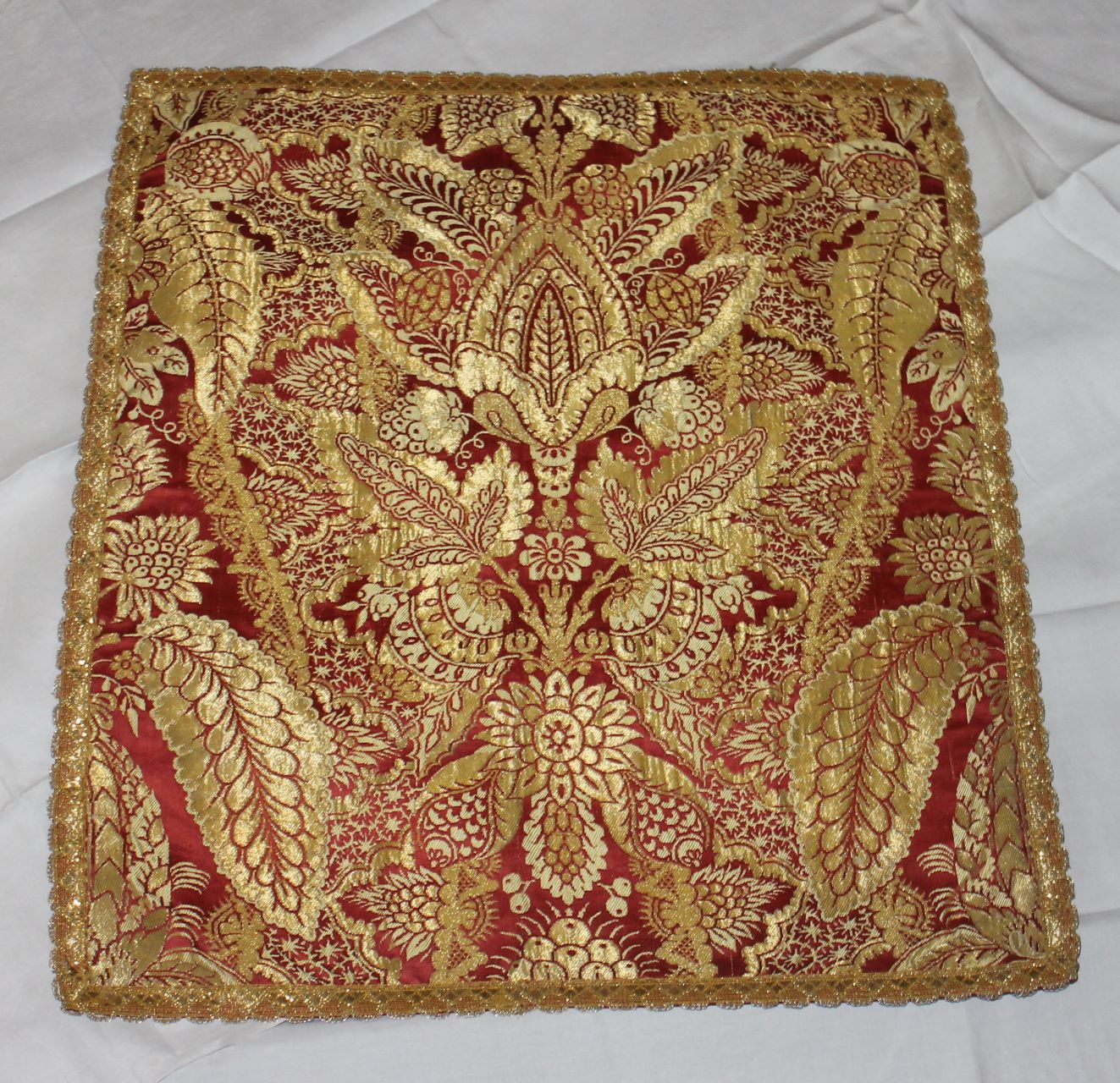 motivi decorativi vegetali (velo di calice) - manifattura italiana (primo quarto XVIII)