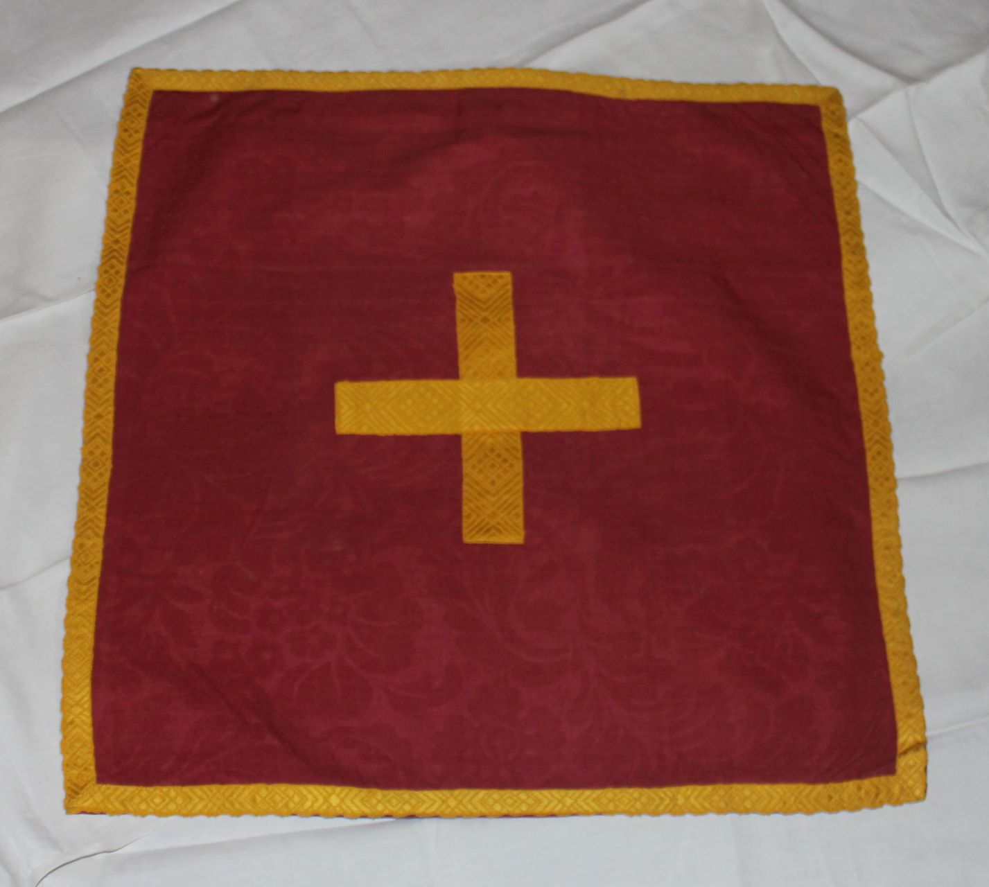 croce con motivi decorativi floreali (velo di calice) - manifattura italiana (prima metà XIX)