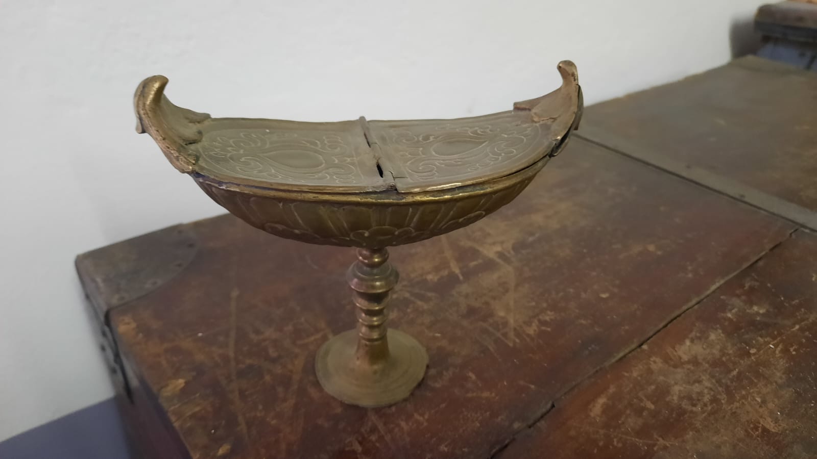 motivi decorativi vegetali (navicella portaincenso - a galeone) - ambito toscano (metà XVIII)