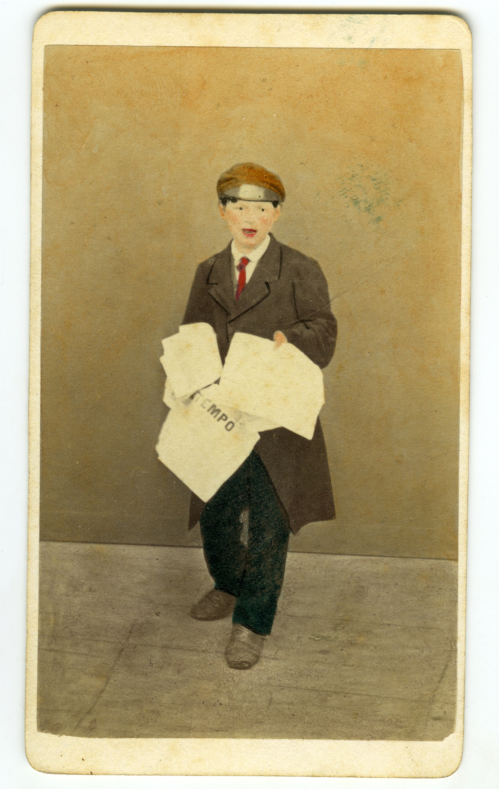 Lo strillone con i giornali tra le mani (biglietto da visita) di Ponti C (XIX)