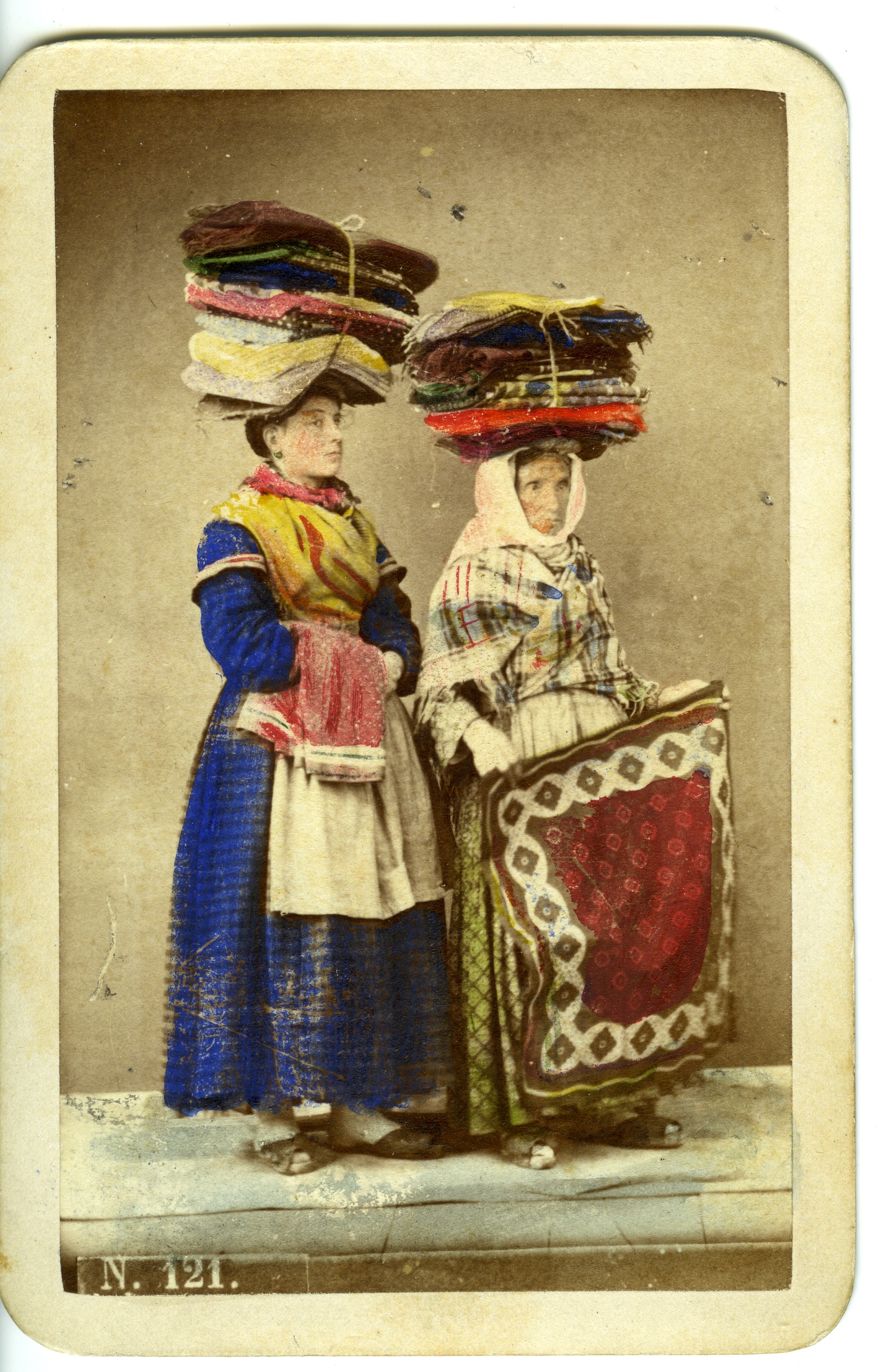 Due donne che vendono stoffe (biglietto da visita) di Conrad G (XIX)