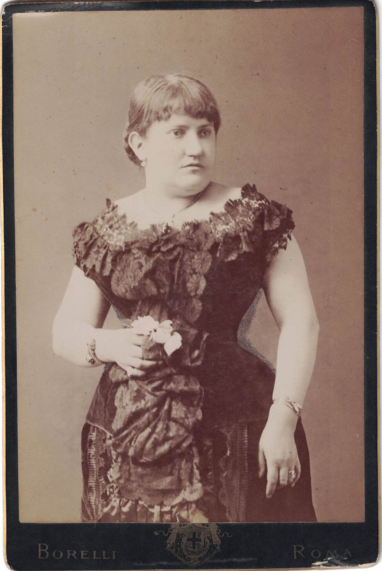 Nobil donna ripresa a tre quarti (biglietto da visita) di Borelli (XX)