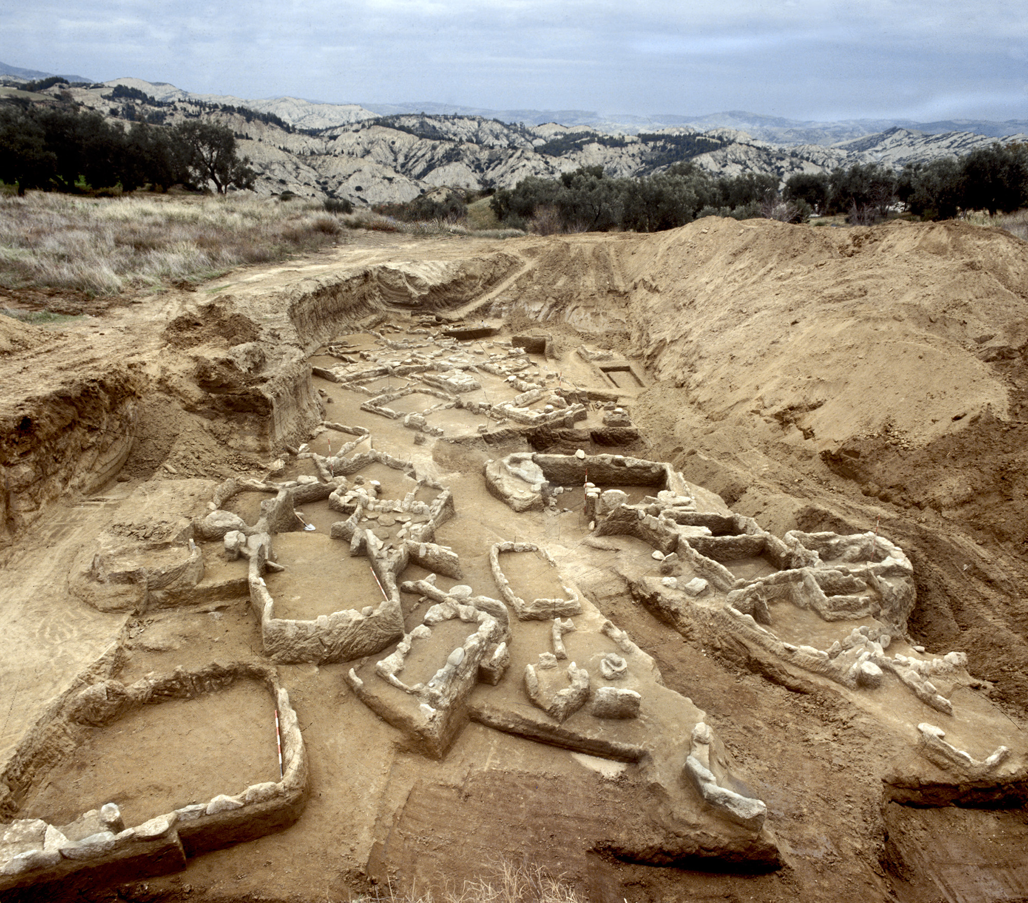 Aliano- loc. Alianello-Cazzaiola (area ad uso funerario, necropoli) - Aliano (MT)  (PERIODIZZAZIONI/ STORIA/ Età antica/ Età greca/ Età greca arcaica)