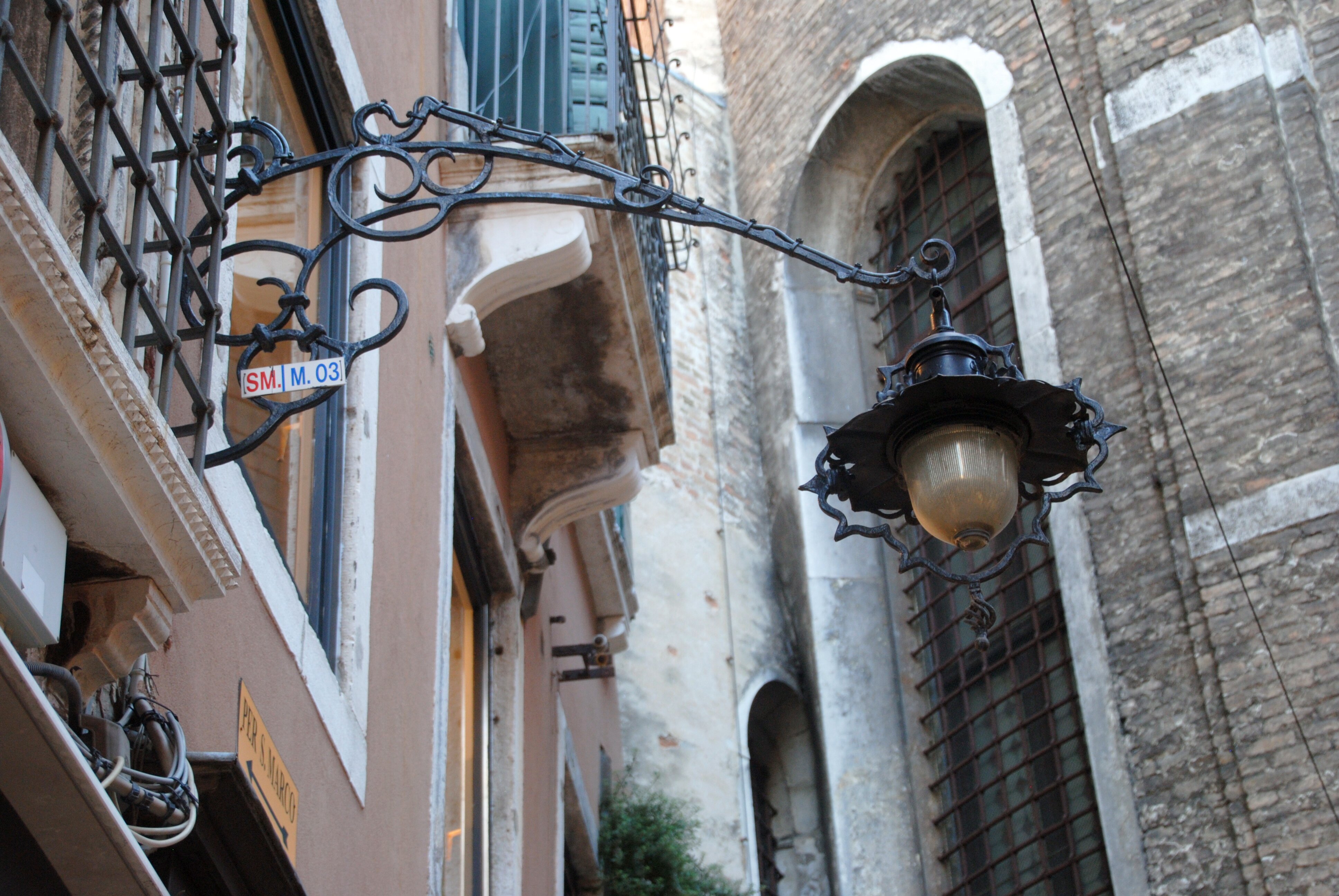 lampione, elemento d'insieme di Bellotto Umberto (20)