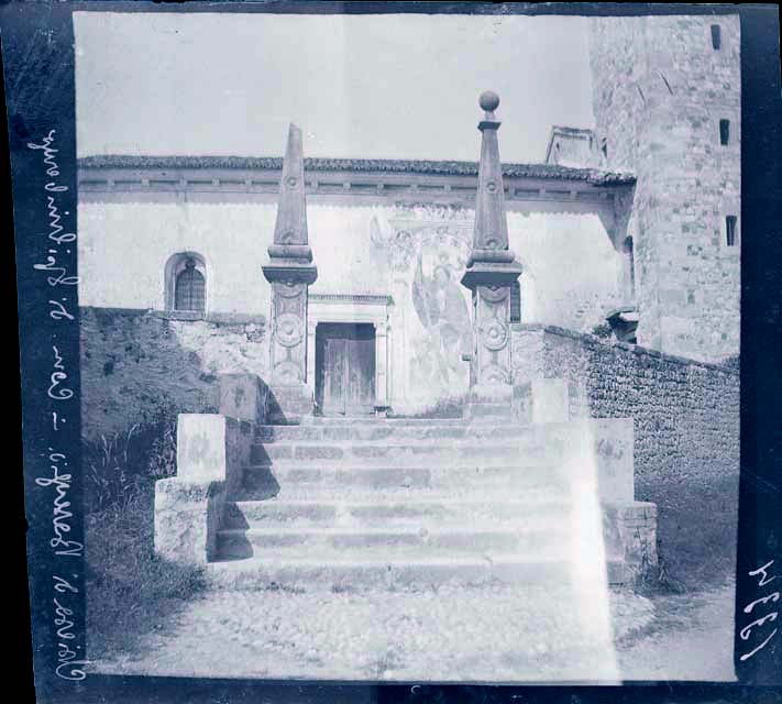 Edifici religiosi: sec. XVI, chiesa, Santa Croce al cimitero; Baseglia (negativo) di Amalteo Pomponio, Ongaro, Massimiliano (inizio XX)