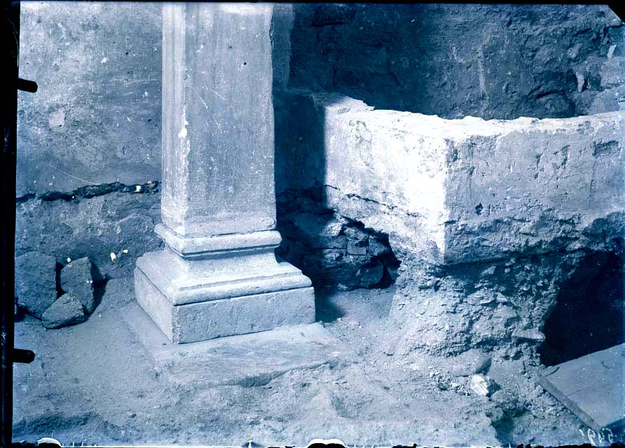 Edifigi religiosi: chiesa, Oratorio S. Maria in Valle, Tempietto Longobardo; Cividale del Friuli (negativo) di Gabinetto Fot. Soprintendenza ai Monumenti di Venezia (secondo quarto XX)