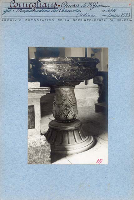 Documentazione storico artistica: sec. XVI, acquasantiera; Giovanni Antonio Pilacorte (positivo) di Pilacorte Giovanni Antonio (Attr), Gabinetto Fot. Soprintendenza ai Monumenti di Venezia, Caprioli, Giovanni (primo quarto XX)