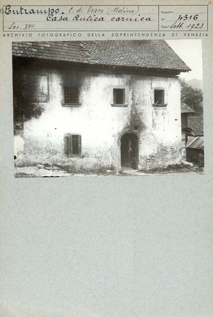 Esterno: sottotetto, decorazione murale (positivo) di Gabinetto Fot. Soprintendenza ai Monumenti di Venezia, Caprioli, Giovanni (primo quarto XX)