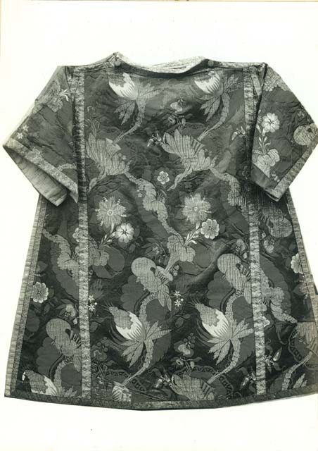 Documentazione storico artistica: sec. XVIII, dalmatica (negativo) di Caprioli, Giovanni (primo quarto XX)