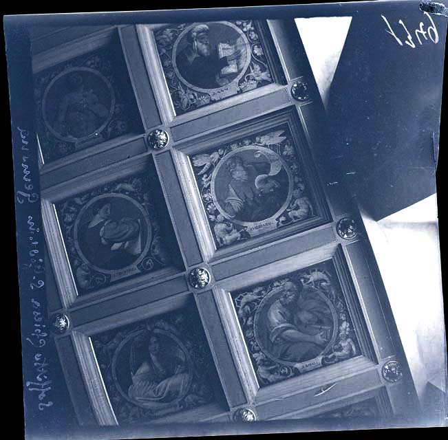 Documentazione storico artistica: sec. XVI, soffitto dipinto, Madonna col Bambino e Profeti, Sibille, Santi; Amalteo Pomponio (negativo) di Amalteo Pomponio, Ongaro, Massimiliano (inizio XX)