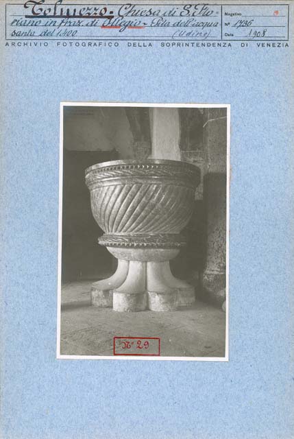 Documentazione storico artistica: sec. XV-XVI, fonte battesimale; ambito friulano (positivo) di Battigelli, Ernesto, Gabinetto Fot. Soprintendenza ai Monumenti di Venezia - Ambito friulano (inizio XX)