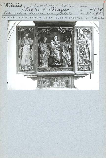 Documentazione storico artistica: altare in legno scolpito; Michele da Brunico (positivo) di Gabinetto Fot. Soprintendenza ai Monumenti di Venezia, Caprioli, Giovanni (primo quarto XX)