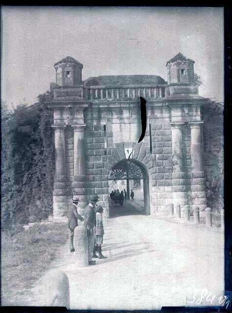 Documentazione storico artistica: sec. XVII, porta Cividale; Palmanova (negativo) di Gabinetto Fot. Soprintendenza ai Monumenti di Venezia (primo quarto XX)