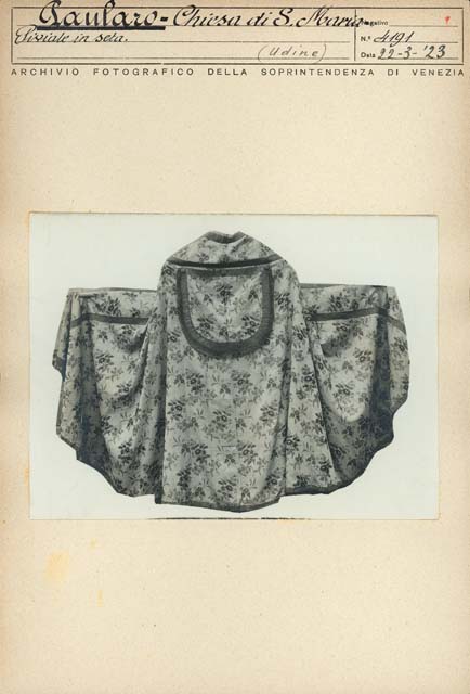 Documentazione storico artistica: piviale (positivo) di Caprioli, Giovanni (prima metà XX)