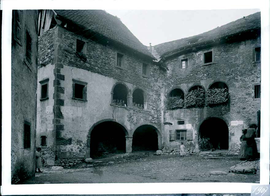 Documentazione storico artistica (negativo) di Caprioli, Giovanni (inizio XX)