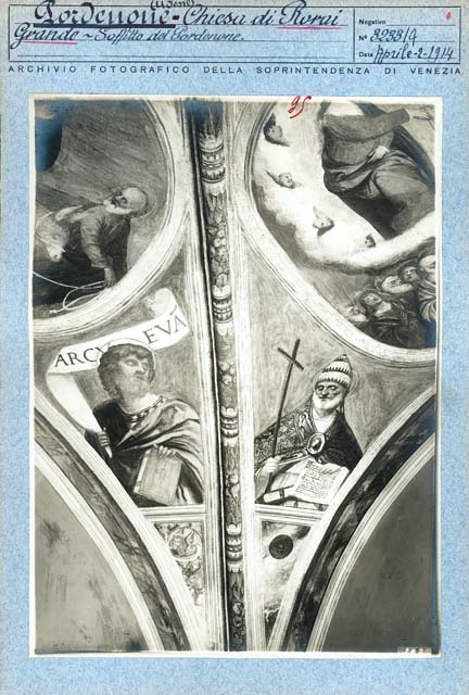Interno: cappella laterale, coro, volta, pennacchio d'imposta (positivo) di Sacchis Giovanni Antonio detto Pordenone, Gabinetto Fot. Soprintendenza ai Monumenti di Venezia (prima metà XX)