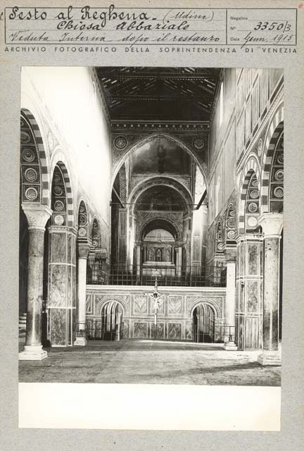 Interno: presbiterio; navata centrale (positivo) di Gabinetto Fot. Soprintendenza ai Monumenti di Venezia (prima metà XX)