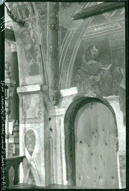 Documentazione storico artistica: sec. XV, affresco, Santo Apostolo, Sante; Gianfrancesco del Zoto detto Gianfrancesco da Tolmezzo (negativo) di Gianfrancesco del Zoto detto Gianfrancesco da Tolmezzo, Ongaro, Massimiliano (prima metà XX)