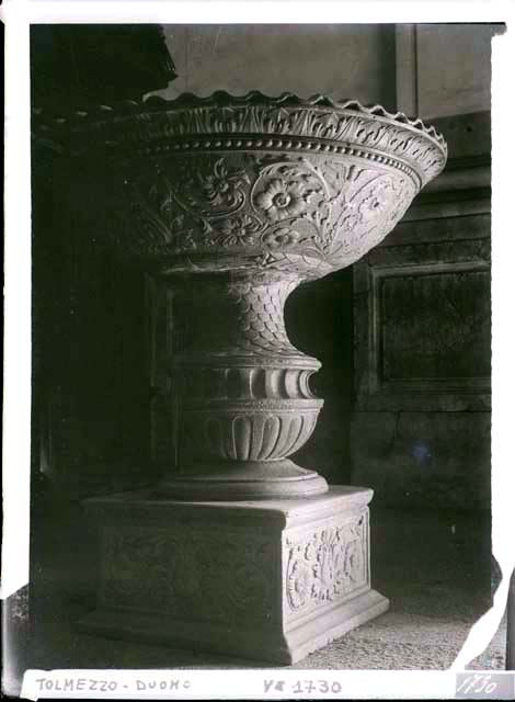 Documentazione storico artistica: sec. XV, acquasantiera rinascimentale (negativo) di Battigelli, Ernesto (prima metà XX)