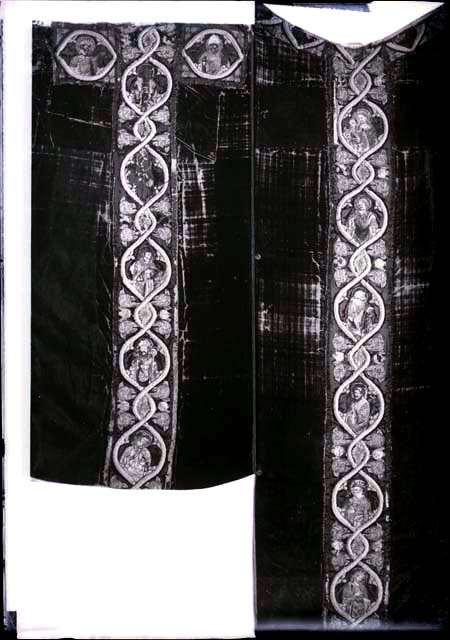 Paramenti sacerdotali: sec. XIV-XV, pianeta, Beato Bertrando; manifattura italiana (negativo) di Caprioli, Giovanni - Manifattura italiana (prima metà XX)