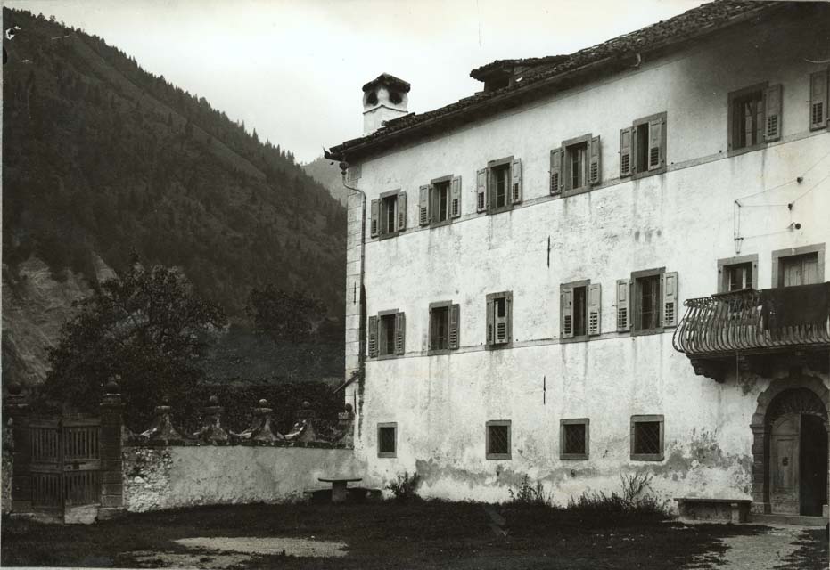 Esterno: facciata (positivo) di Caprioli, Giovanni (prima metà XX)