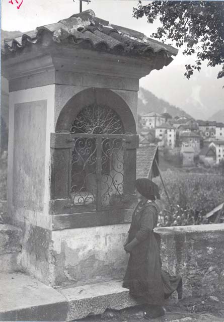 Documentazione storico artistica: edicola; Paularo; Villamezzo (positivo) di Caprioli, Giovanni (prima metà XX)