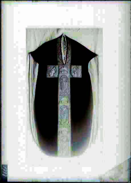 Documentazione storico artistica: sec. XVI, pianeta, recto; manifattura veneziana (negativo) di Battigelli, Ernesto - Manifattura veneziana (prima metà XX)