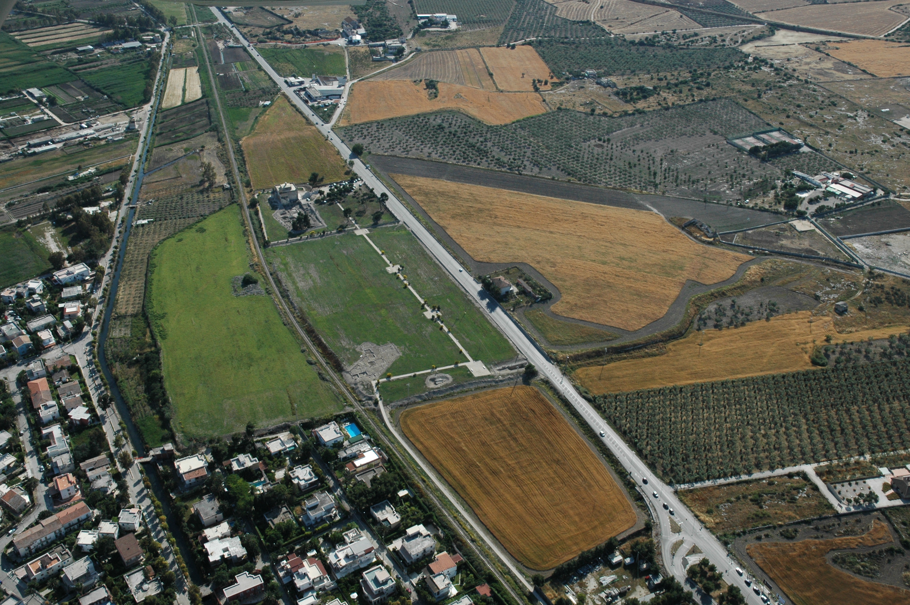area a uso funerario, Sepolcreto tardoantico e medievale di Siponto (SECOLI/ XIII)