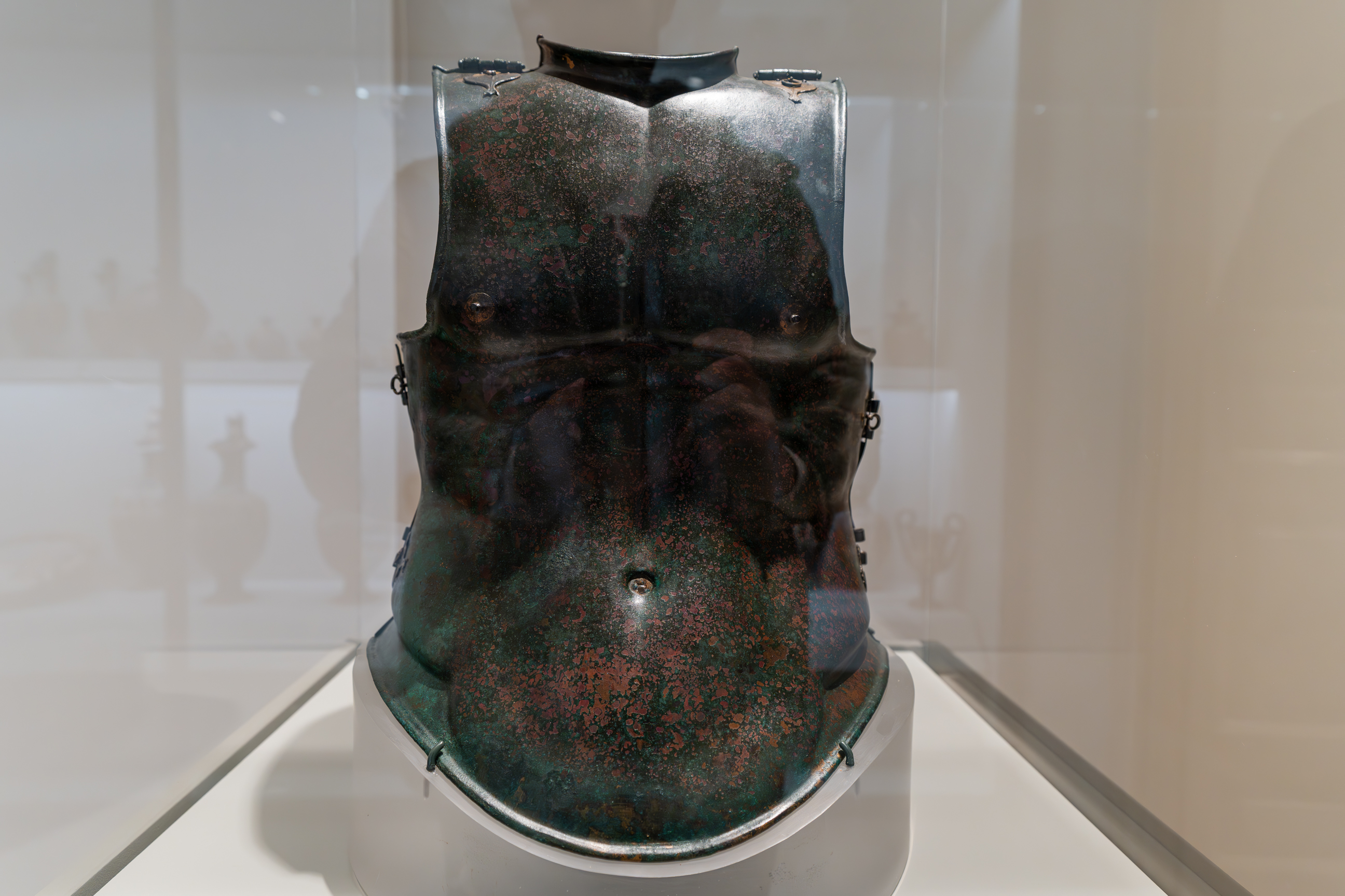 corazza, muscolare, Corazza anatomica in bronzo (metà SECOLI/ IV a.C)