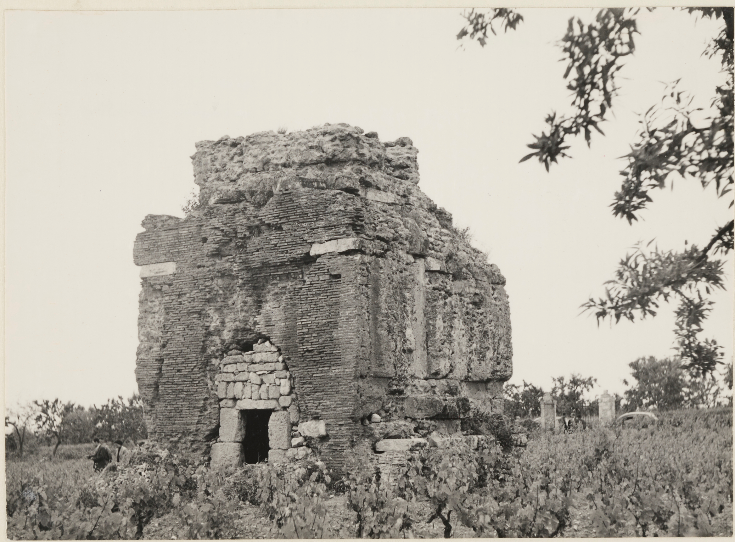 mausoleo, Torre Casieri (SECOLI/ ARCHI DI SECOLI/ I-II)