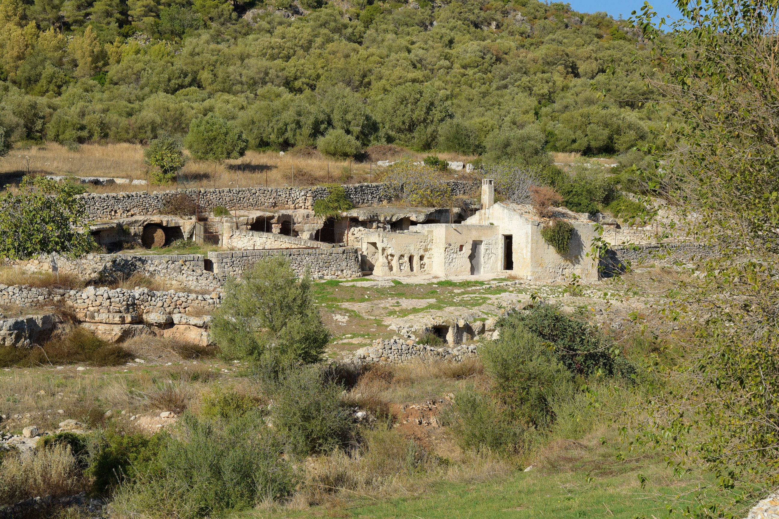 insediamento rupestre, Insediamento rupestre di Casalrotto (PERIODIZZAZIONI/ STORIA/ Età medievale)