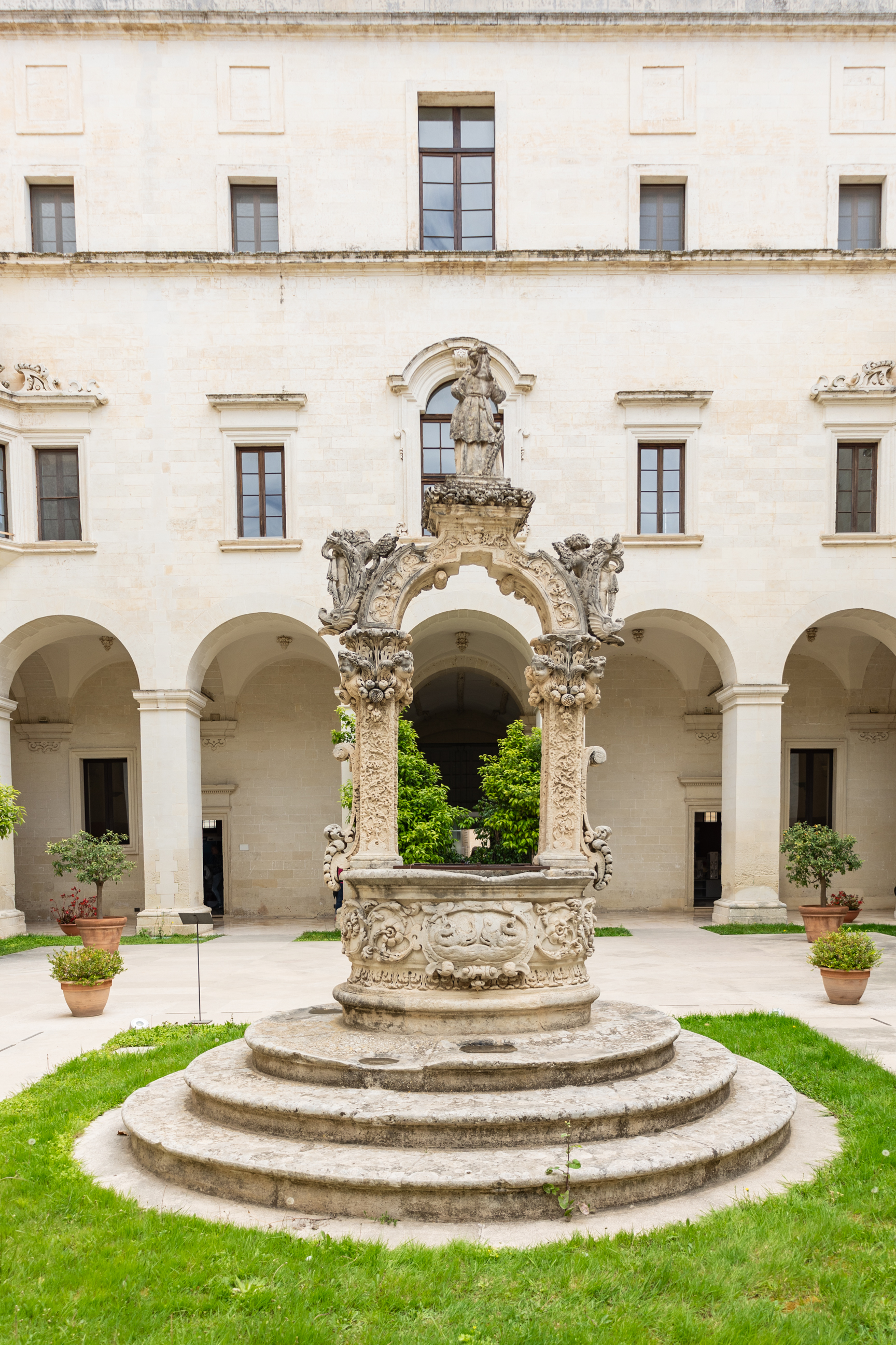 pozzo, privato, Pozzo del Palazzo del Seminario (SECOLI/ XVIII)