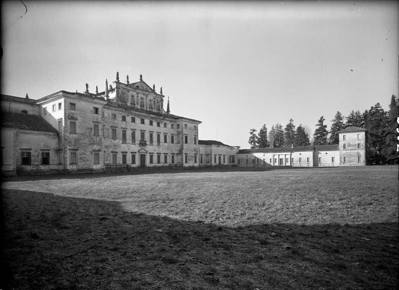 Edifici civili: Ville, Villa Manin (negativo) di Brisighelli, Studio (terzo quarto XXI)