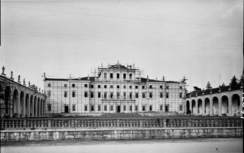 Esterni: corpo principale (negativo) di Brisighelli, Studio (terzo quarto XXI)