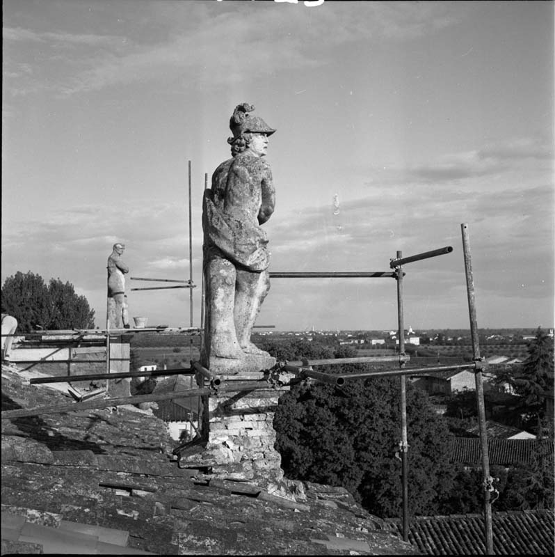 Edifici civili: Ville, Villa Manin (negativo) di Brisighelli, Studio (terzo quarto XXI)