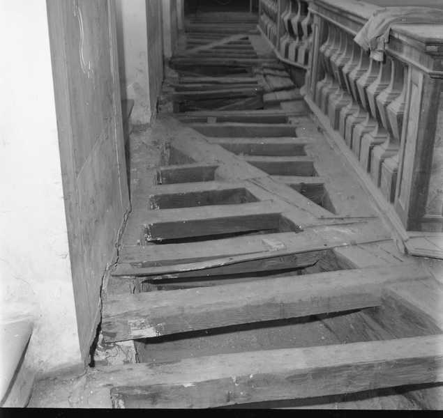 Interno: corpo principale, salone centrale, ballatoio (negativo) di Brisighelli, Studio (terzo quarto XXI)