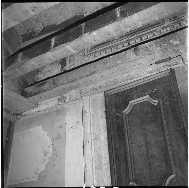 Interno: corpo principale, salone centrale, ballatoio (negativo) di Brisighelli, Studio (terzo quarto XXI)