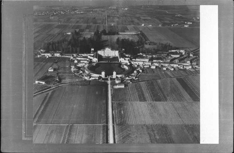 Edifici civili: Ville, Villa Manin (negativo) di Foto Pozzar (terzo quarto XXI)