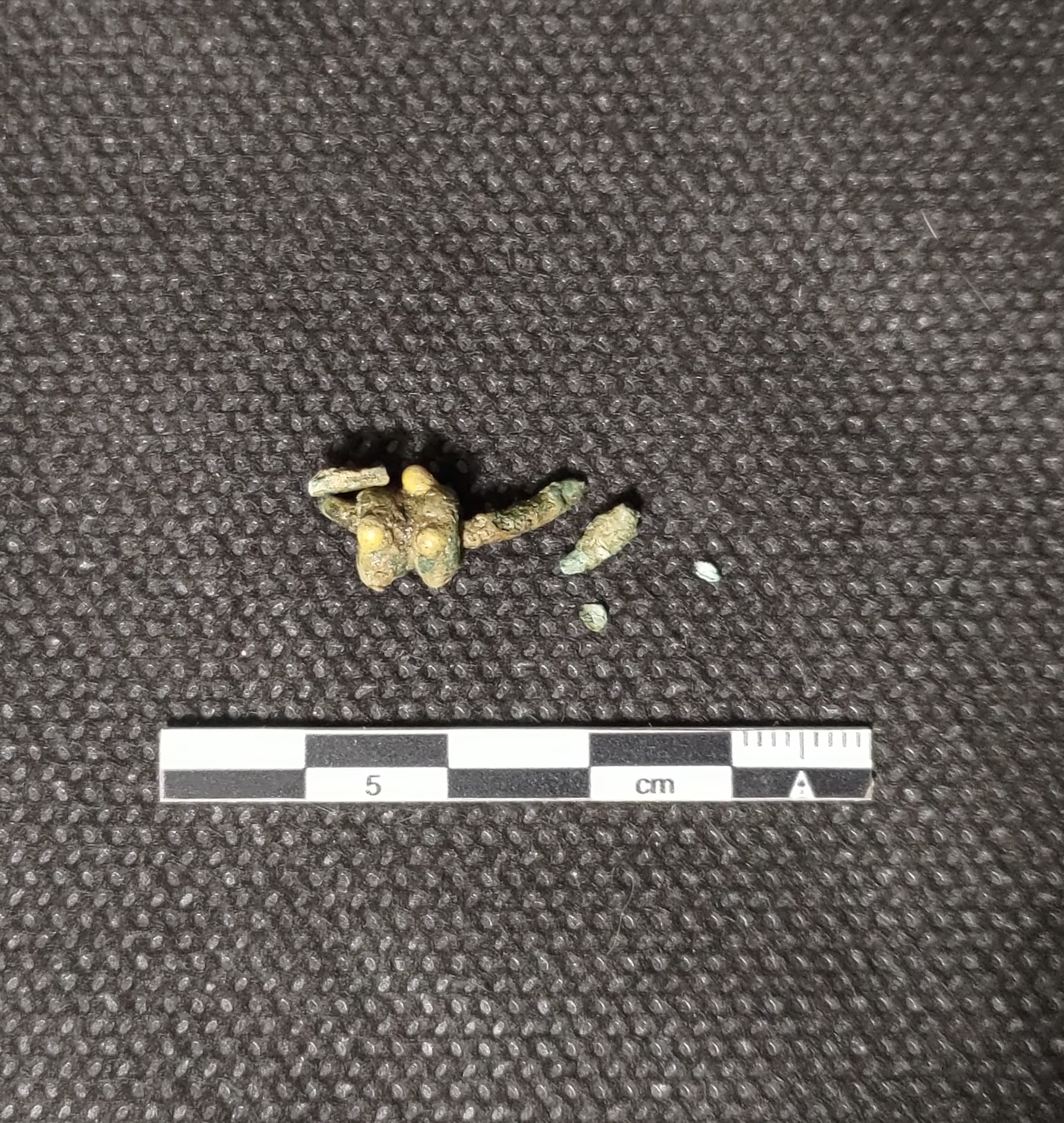 SINGOLO OGGETTO/ orecchino, PERIODIZZAZIONI/ STORIA/ Età medievale/ Alto Medioevo