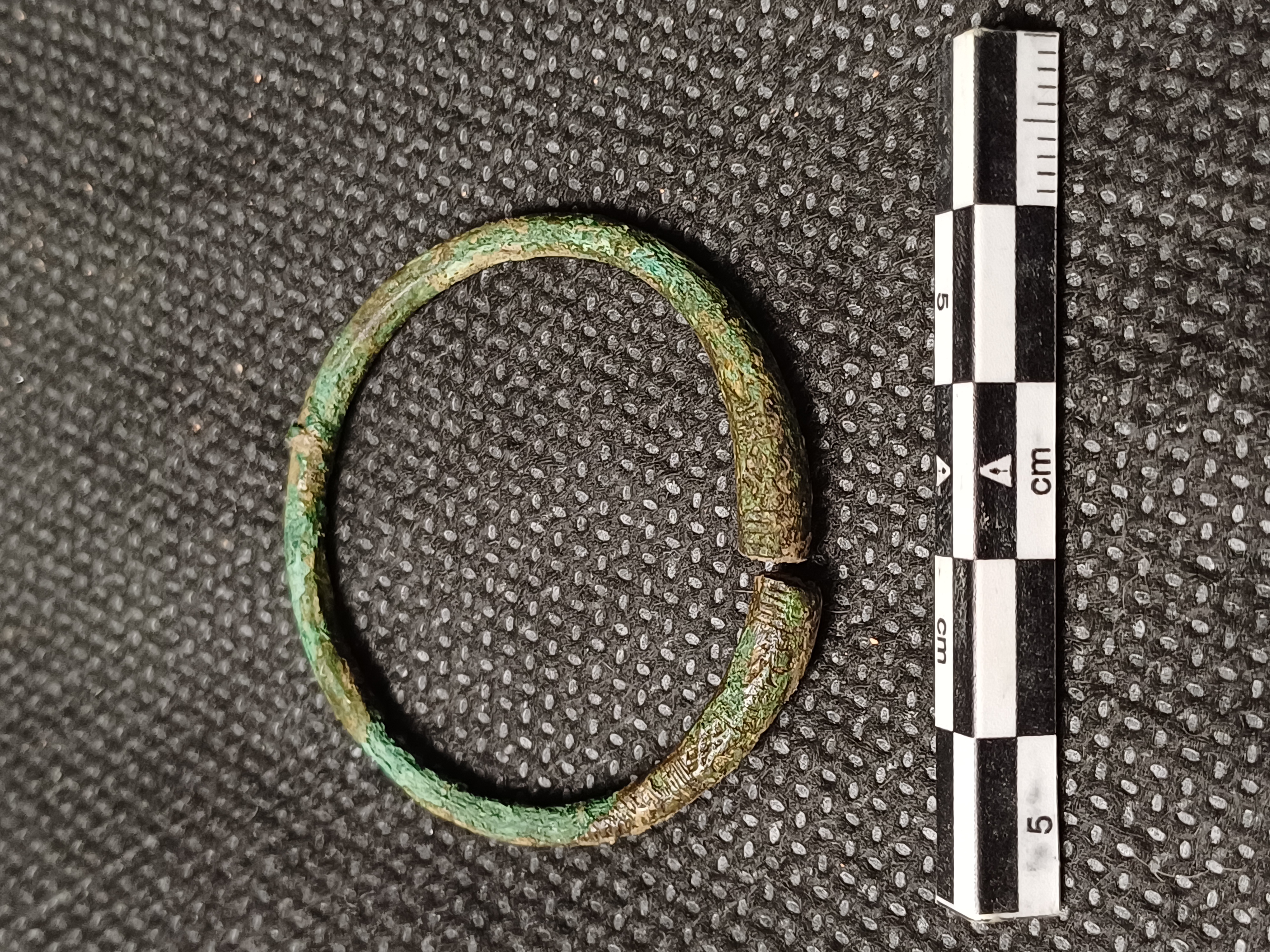 SINGOLO OGGETTO/ bracciale, PERIODIZZAZIONI/ STORIA/ Età medievale/ Alto Medioevo