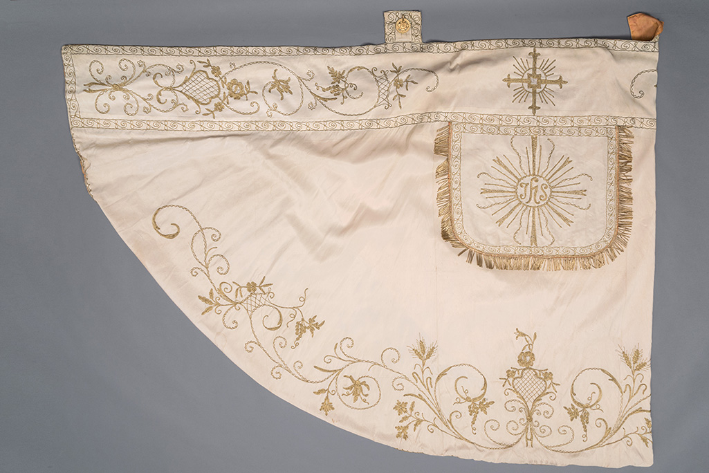 Croce, Fiori, Spiga di grano, Grappolo d'uva (piviale, elemento d'insieme) - ambito italiano (prima metà XX)