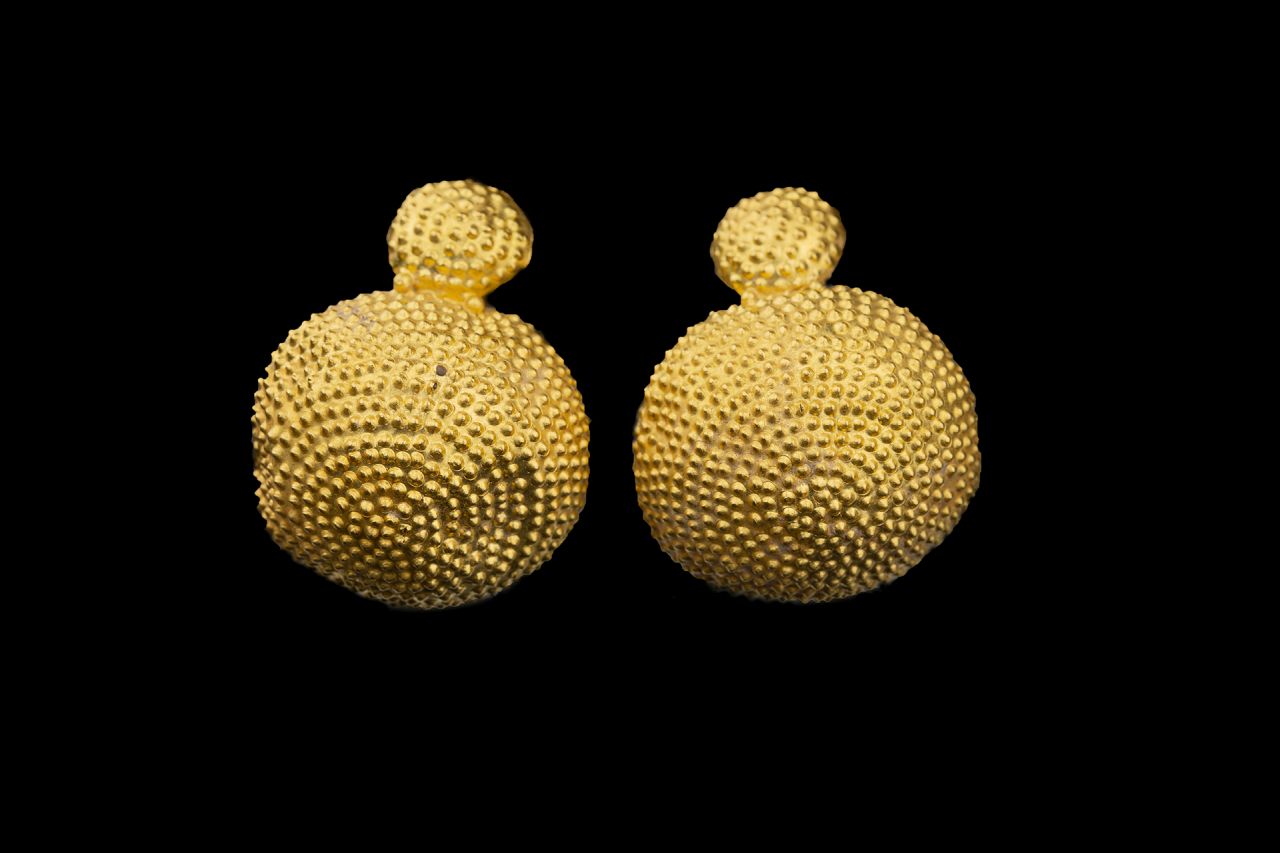 orecchino, a spicchio di sfera (79 d.C)