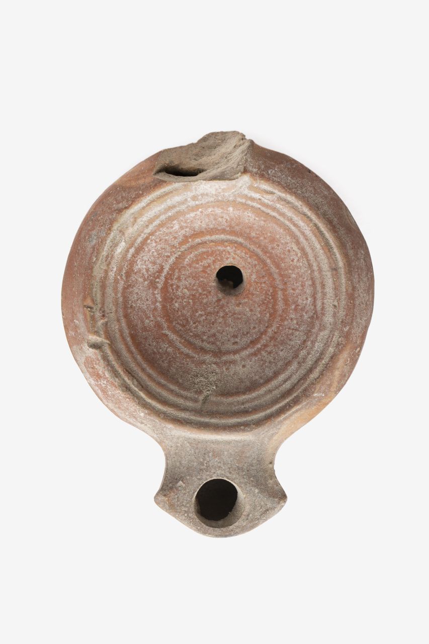 lucerna, Bisi Ingrassia tipo VI A/ Deneauve tipo IV D (secondo quarto sec. I d.C)